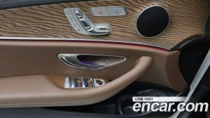 Mercedes-Benz E-Class E250 Exclusive 2023 года из Южной Кореи