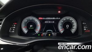 Audi Q8 50 TDI 4WD Premium 2023 года из Южной Кореи