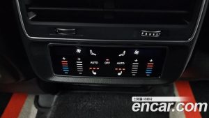 Audi Q8 50 TDI 4WD Premium 2023 года из Южной Кореи