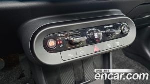 Mini Cooper Favoured 2025 года из Южной Кореи