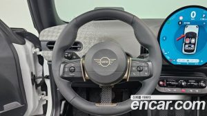 Mini Cooper Favoured 2025 года из Южной Кореи