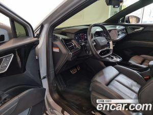 Audi Q4 e-tron 40 Premium Sportback 2023 года из Южной Кореи