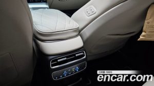 Genesis GV70 2.5T Бензин 2WD 2025 года из Южной Кореи