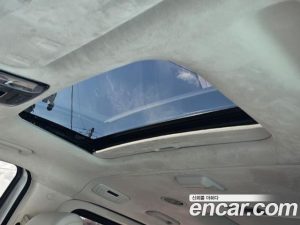 Hyundai Staria 4WD Lounge 9-Seater 2025 года из Южной Кореи