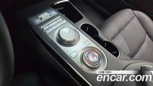 Genesis GV70 2.5T Бензин AWD 2024 года из Южной Кореи