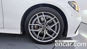 Mercedes-Benz E-Class E300d 4MATIC Coupe 2023 года из Южной Кореи
