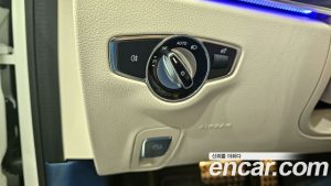 Mercedes-Benz E-Class E300d 4MATIC Coupe 2023 года из Южной Кореи