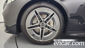 Mercedes-Benz C-Class C200 AMG Line 2024 года из Южной Кореи
