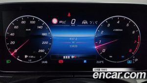 Mercedes-Benz C-Class C200 AMG Line 2024 года из Южной Кореи
