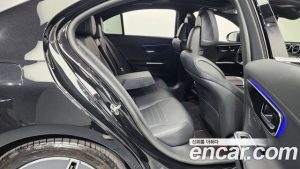 Mercedes-Benz C-Class C200 AMG Line 2024 года из Южной Кореи
