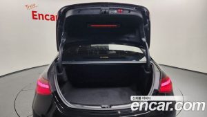 Mercedes-Benz C-Class C200 AMG Line 2024 года из Южной Кореи