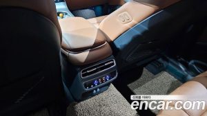 Genesis GV70 2.5T Бензин 2WD 2025 года из Южной Кореи