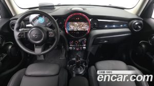 Mini Cooper 5Door CLASSIC 2024 года из Южной Кореи