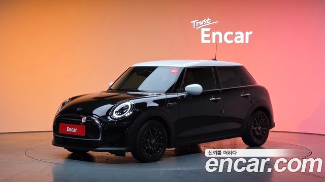 Mini Cooper 5Door CLASSIC 2024 года из Кореи