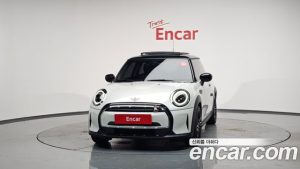 Mini Cooper CLASSIC Plus 2024 года из Южной Кореи
