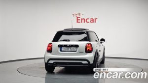 Mini Cooper CLASSIC Plus 2024 года из Южной Кореи