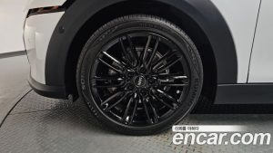 Mini Cooper CLASSIC Plus 2024 года из Южной Кореи