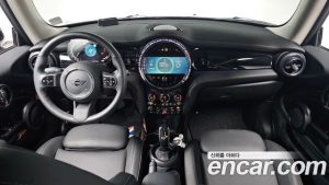 Mini Cooper CLASSIC Plus 2024 года из Южной Кореи
