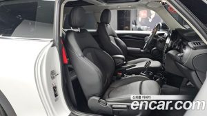 Mini Cooper CLASSIC Plus 2024 года из Южной Кореи