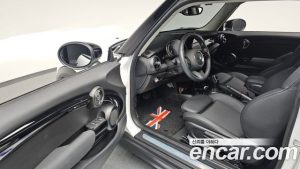 Mini Cooper CLASSIC Plus 2024 года из Южной Кореи