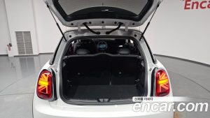 Mini Cooper CLASSIC Plus 2024 года из Южной Кореи