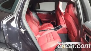 Porsche Panamera 4.0 GTS 2023 года из Южной Кореи