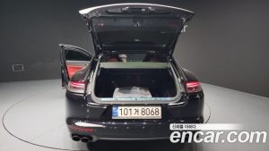 Porsche Panamera 4.0 GTS 2023 года из Южной Кореи