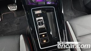 Volkswagen Golf 2.0 GTI 2024 года из Южной Кореи