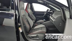 Volkswagen Golf 2.0 GTI 2024 года из Южной Кореи