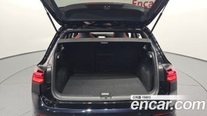 Volkswagen Golf 2.0 GTI 2024 года из Южной Кореи