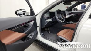 BMW 5-Series 530e M Sport 2024 года из Южной Кореи