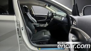 Genesis G70 Бензин 2.5T 2WD 2024 года из Южной Кореи