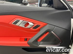 BMW Z4 sDrive20i M Sport 2025 года из Южной Кореи