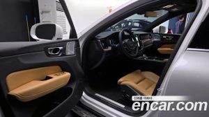 Volvo XC60 B5 ULTIMATE Bright 2023 года из Южной Кореи
