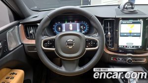 Volvo XC60 B5 ULTIMATE Bright 2023 года из Южной Кореи