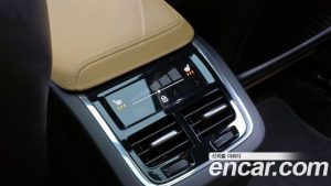 Volvo XC60 B5 ULTIMATE Bright 2023 года из Южной Кореи