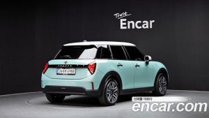 Mini Cooper 5Door CLASSIC 2025 года из Южной Кореи