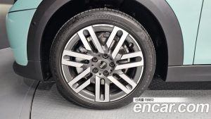 Mini Cooper 5Door CLASSIC 2025 года из Южной Кореи