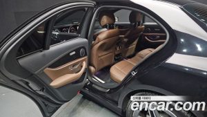 Mercedes-Benz E-Class E250 AMG Line 2023 года из Южной Кореи