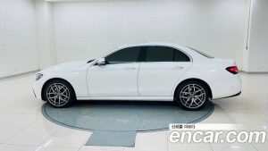 Mercedes-Benz E-Class E220d 4MATIC AMG Line 2023 года из Южной Кореи