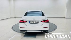 Mercedes-Benz E-Class E220d 4MATIC AMG Line 2023 года из Южной Кореи