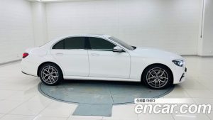 Mercedes-Benz E-Class E220d 4MATIC AMG Line 2023 года из Южной Кореи