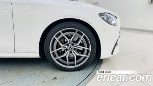 Mercedes-Benz E-Class E220d 4MATIC AMG Line 2023 года из Южной Кореи