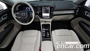 Volvo XC40 B4 ULTIMATE Bright 2024 года из Южной Кореи