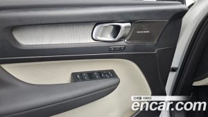 Volvo XC40 B4 ULTIMATE Bright 2024 года из Южной Кореи