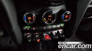 Mini Cooper 5Door MULTITONE Edition 2023 года из Южной Кореи