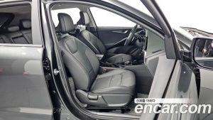 Kia Niro Prestige 2025 года из Южной Кореи