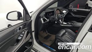 BMW X7 xDrive 40i M Sport 6 2023 года из Южной Кореи