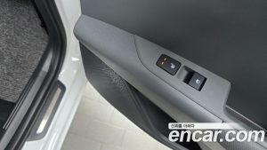 Kia Niro Signature 2025 года из Южной Кореи
