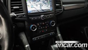 Renault-KoreaSamsung QM6 Quest 2.0 LPe LE 2WD 2024 года из Южной Кореи